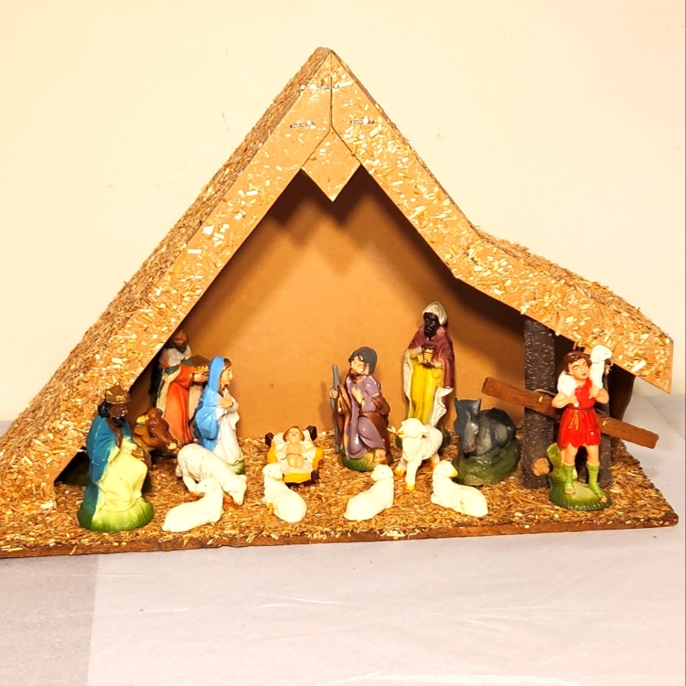 Vintage One Piece Nativity Scene in Original Box Christmas Nativity Decoration